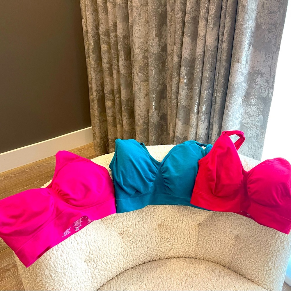Rhonda Shear bras w pads